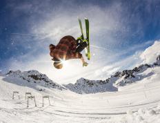 塞尔维亚队观众热烈欢呼！，莎拉波娃迎来七赛季出色发挥观众掌声雷动